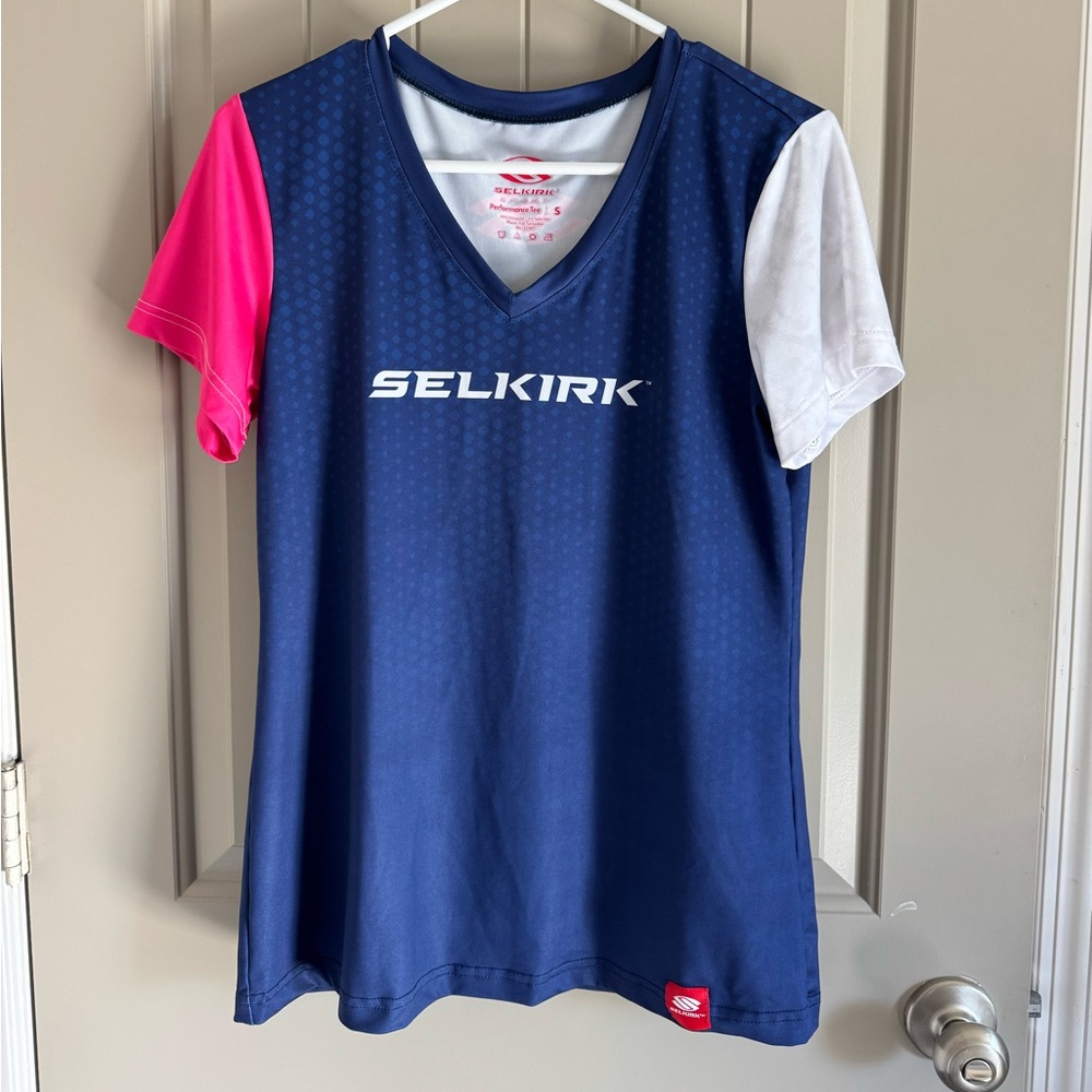 (NWOT) Selkirk short sleeve V-neck